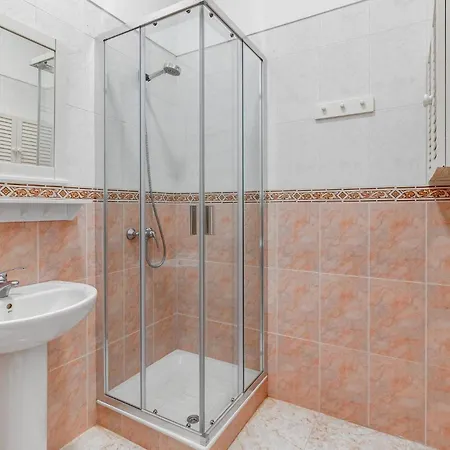 Апартаменты House Nina With Jacuzzi *